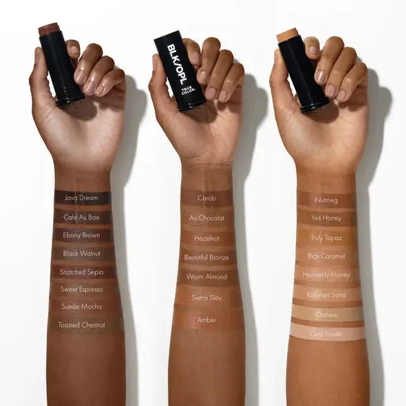 Black Opal True Color Skin Perfecting Stick Foundation SPF15 620 Carob, stick foundation, foto 2 van 6