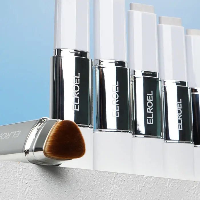 Elroel Blanc Cover Cream Stick Deep, foundation stick die verandert van crème naar dekking, foto 4 van 4