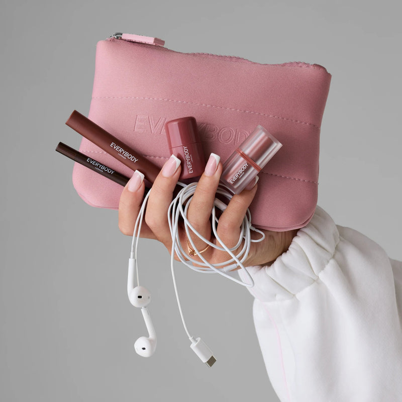 Everybody London Blush & Go! Mini Beauty Bag, zachtroze make-up tasje, foto 2 van 5