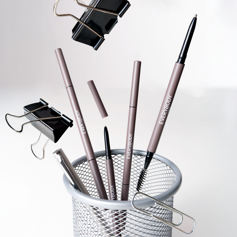 Everybody London Brow Definer Taupe, wenkbrauwpotlood met spoolie, foto 6 van 6