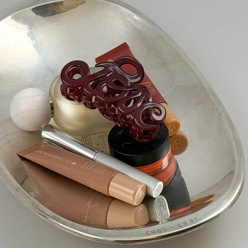 Bon Dep Love Claw Clip Bordeaux 8 Cm, haarklem in de vorm van de letters love
