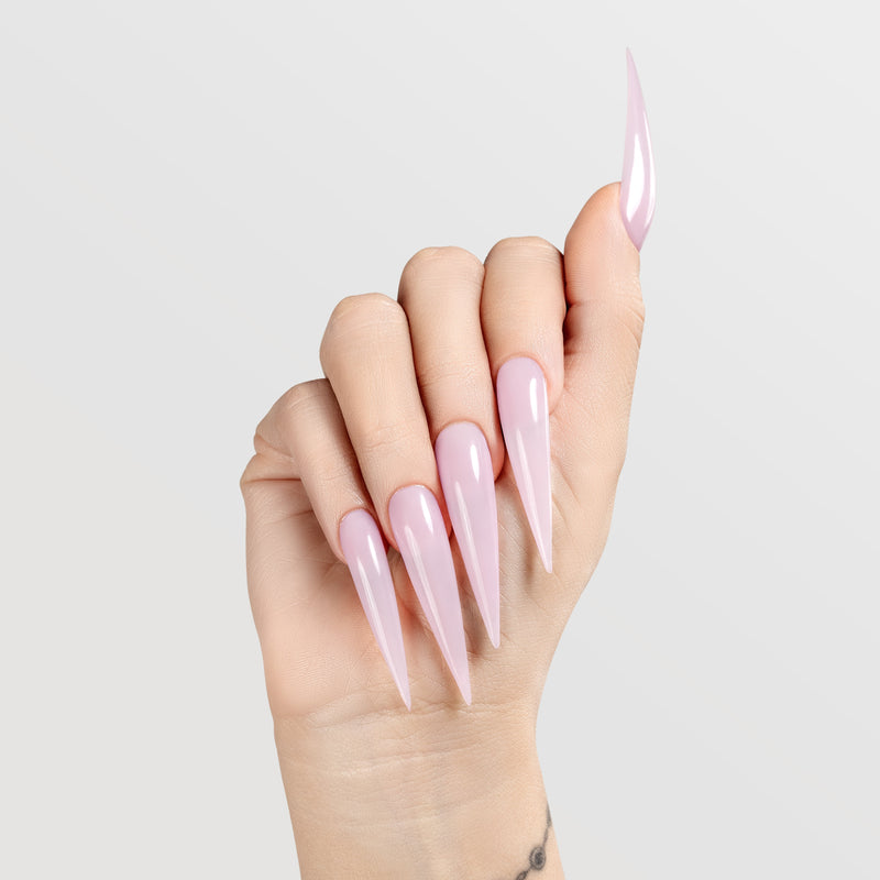 Chaun Legend gellak Angel Kisses op de nagel