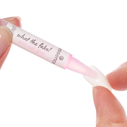 Essence What The Fake! Mini Nail Glue 01