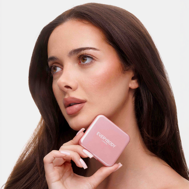 Everybody London Illuminating Blusher Berry Pearl
