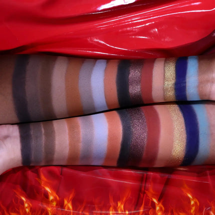 Glamlite x Daus 30 Shade Artistry Palette