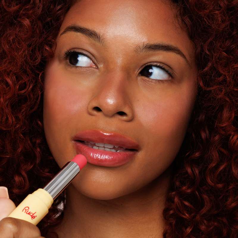 Rude Cosmetics The Glow Up! Glowing Lip Balm Peachy Sheen, hydraterende lippenbalsem met kleur, foto 5 van 9