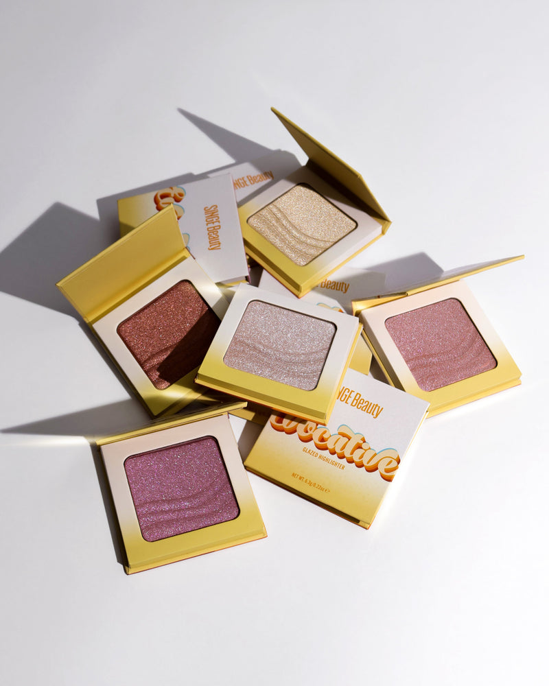 Singe Beauty Evocative Glazed Highlighter Flashy Fluorite, highlighter met glass-like finish, foto 3 van 4