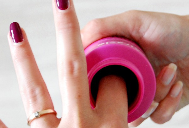 W7 Cosmetics Twist Off Nail Polish Remover